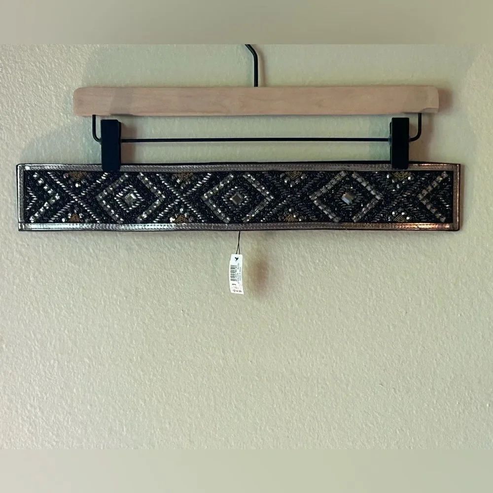 NWT - WHBM Elegant Silver, Gold, Black Beaded & Sequence Belt - Large
